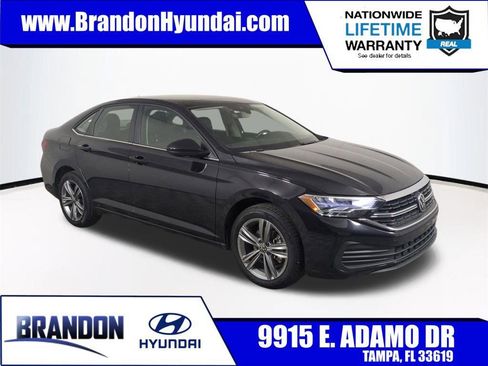 Used 2024 Volkswagen Jetta SE FWD image 1