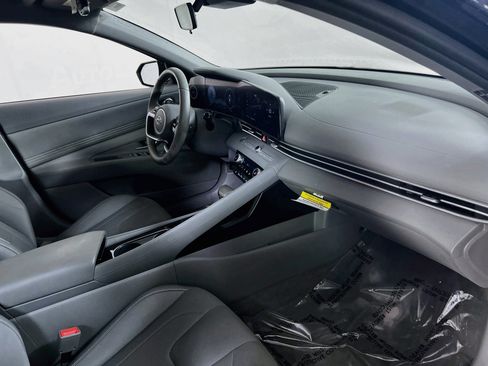 Used 2023 Hyundai Elantra SEL w/ Convenience Package FWD image 28