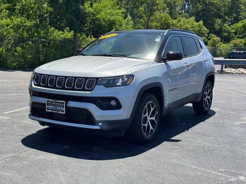 Used 2024 Jeep Compass Limited AWD/4WD image 9