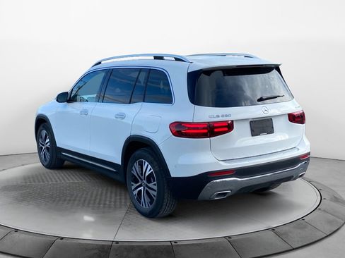 Used 2025 Mercedes-Benz GLB 250 4MATIC image 5