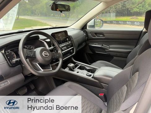Used 2024 Nissan Pathfinder SV AWD/4WD image 7