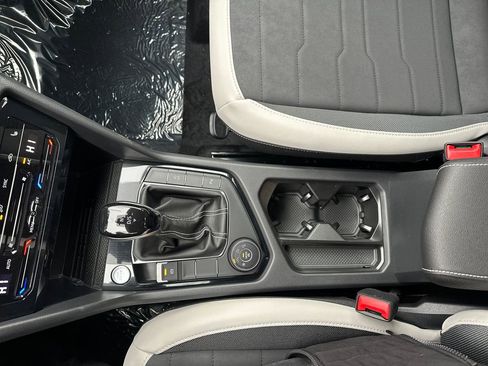 New 2026 Volkswagen Taos SE AWD/4WD image 12