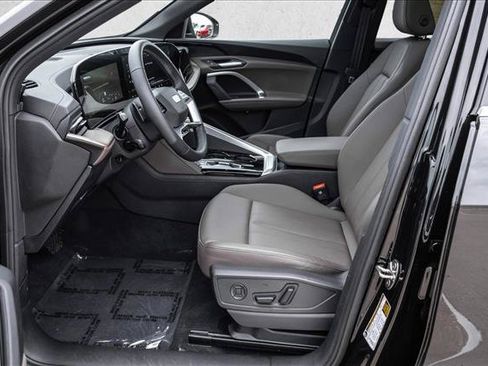 Used 2025 Audi Q5 Premium w/ Convenience Package AWD/4WD image 12