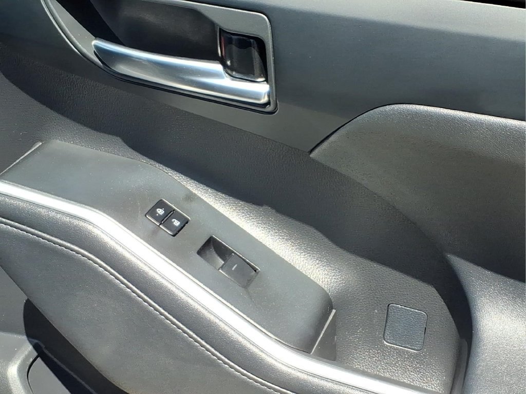 Used 2024 Toyota Highlander XLE AWD/4WD image 16