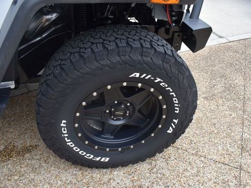 Used 2013 Jeep Wrangler Sahara AWD/4WD image 12
