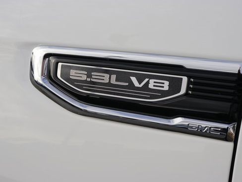 Used 2025 GMC Sierra 1500 SLT image 11