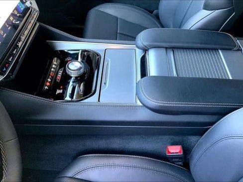 New 2026 Jeep Grand Wagoneer Limited AWD/4WD image 37
