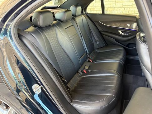 Used 2017 Mercedes-Benz E 300 image 38