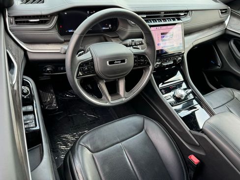Used 2022 Jeep Grand Cherokee Overland AWD/4WD image 26