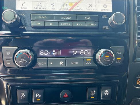 Used 2024 Nissan Titan PRO-4X w/ Pro-4x Convenience Package image 16