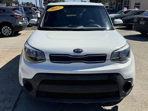 Used 2017 Kia Soul w/ Convenience Package image 2