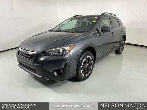 Used 2021 Subaru Crosstrek 2.0i image 4