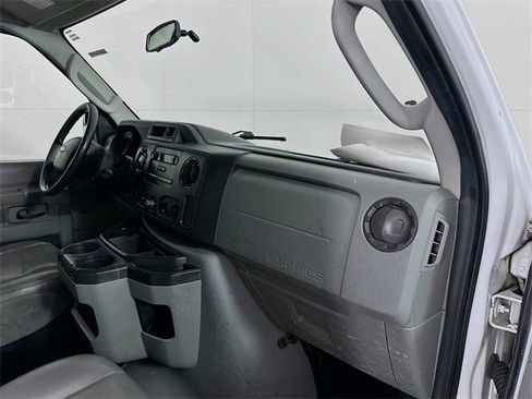 Used 2010 Ford E-350 and Econoline 350 Super Duty image 23