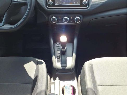 Used 2025 Nissan Kicks Play S image 12