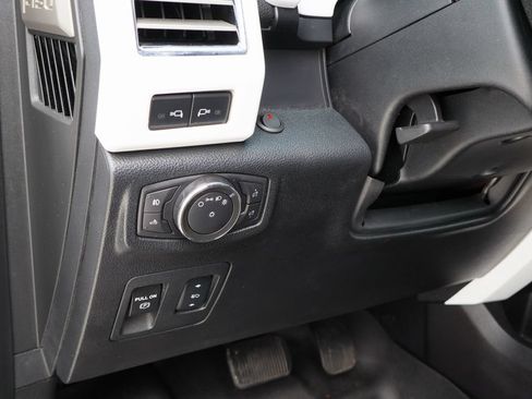 Used 2016 Ford F150 Lariat AWD/4WD image 12