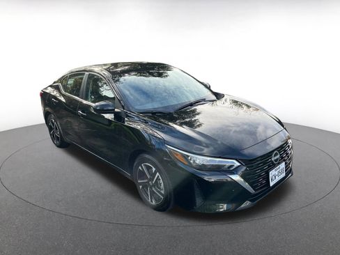 Used 2025 Nissan Sentra SV image 1