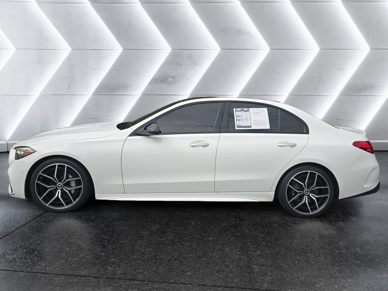 Used 2023 Mercedes-Benz C 300 Sedan image 2