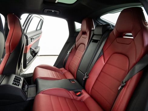 New 2026 Porsche Panamera 4 E-Hybrid image 22