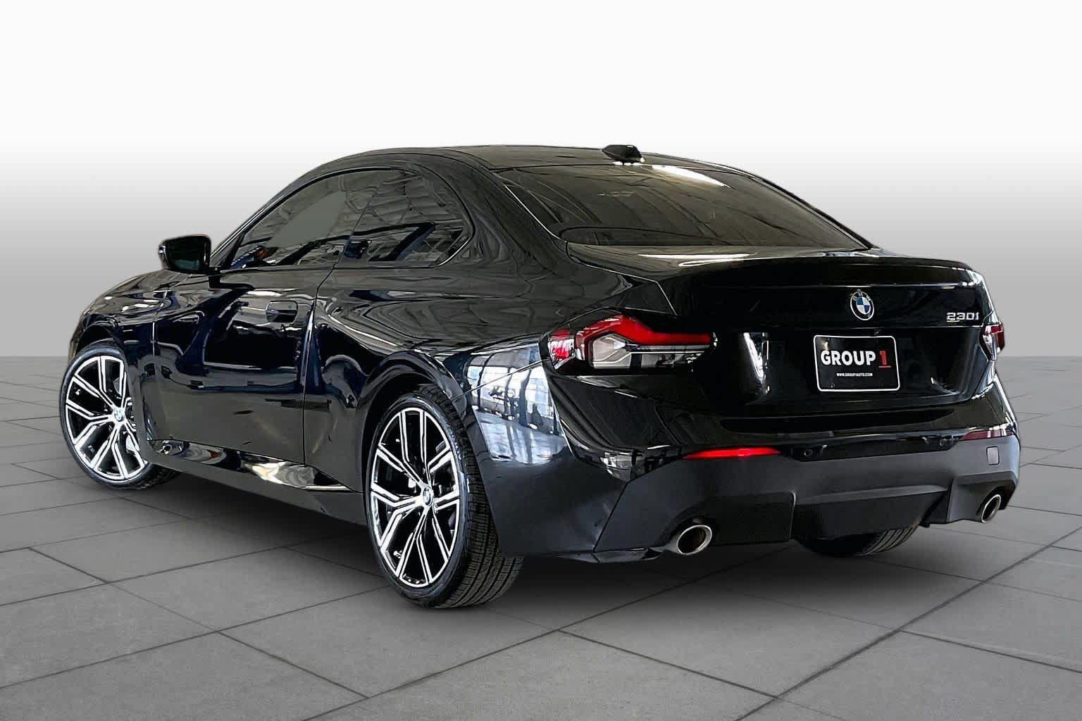 Used 2024 BMW 230i Coupe w/ Convenience Package RWD image 11