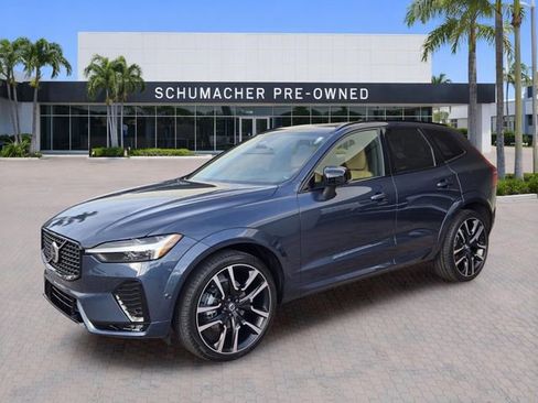 Used 2024 Volvo XC60 B5 Ultimate w/ Protection Package Premier AWD/4WD image 3