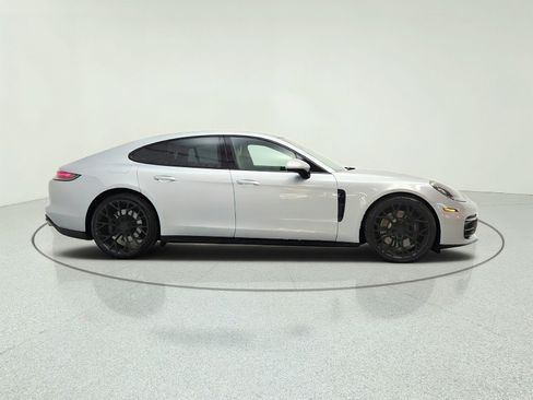 Used 2021 Porsche Panamera image 4