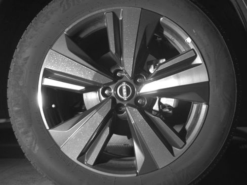 Used 2026 Nissan Rogue SL FWD image 16