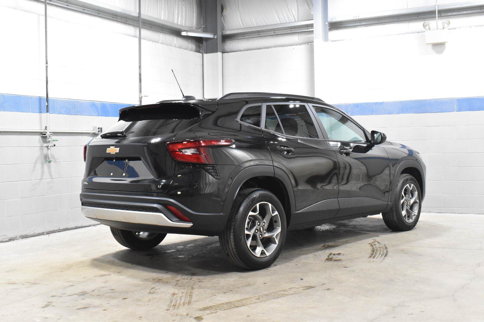 Used 2024 Chevrolet Trax LT w/ Driver Confidence Package FWD image 26