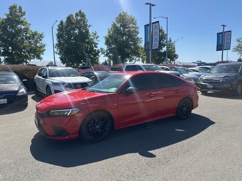Used 2023 Honda Civic Sport image 5
