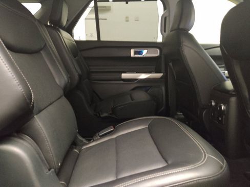 Used 2021 Ford Explorer Limited w/ Equipment Group 301A RWD image 19