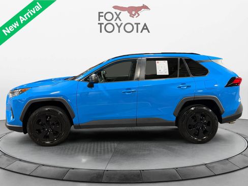 Used 2019 Toyota RAV4 LE w/ Carpet Mat Package FWD image 3