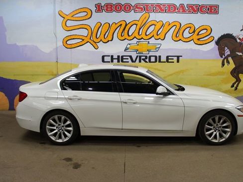 Used 2014 BMW 320i xDrive Sedan AWD/4WD image 5