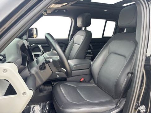Used 2023 Land Rover Defender 130 X-Dynamic SE image 11