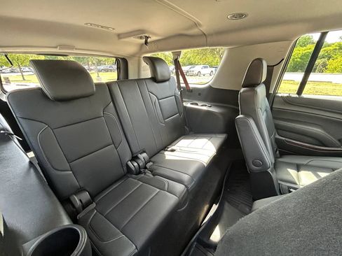 Used 2018 GMC Yukon XL SLT w/ HD Trailering Package RWD image 16