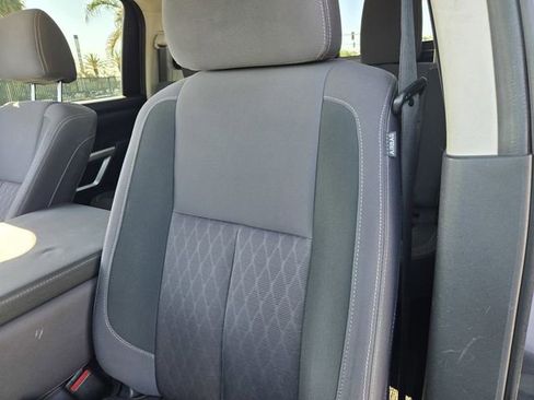 Used 2022 Nissan Titan SV image 14