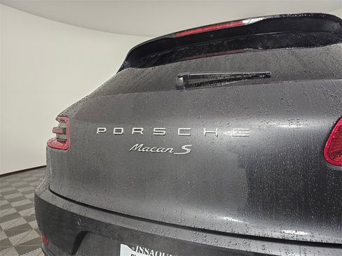 Used 2017 Porsche Macan S image 16