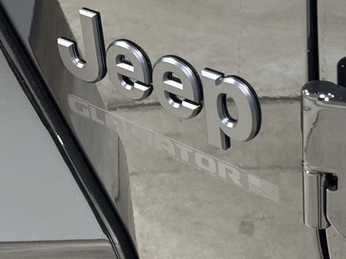 New 2026 Jeep Gladiator Sport image 25