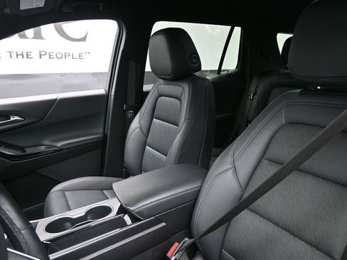 Used 2025 Chevrolet Equinox LT w/ Convenience Package II image 16