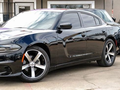 Used 2022 Dodge Charger SXT image 6