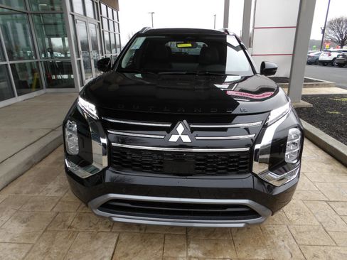 New 2026 Mitsubishi Outlander SEL image 2