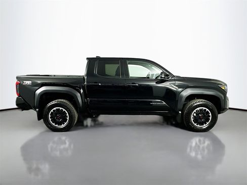 Used 2025 Toyota Tacoma TRD Off-Road w/ TRD Off Road Upgrade Package image 8