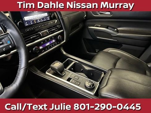 Used 2025 Nissan Pathfinder SL AWD/4WD image 30