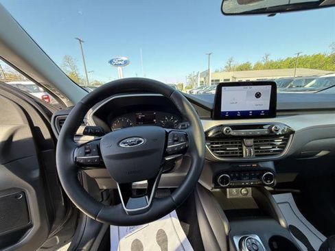 Used 2022 Ford Escape SEL AWD/4WD image 14