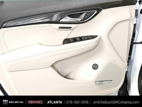 Certified 2022 Buick Envision Essence w/ Technology Package I FWD image 6