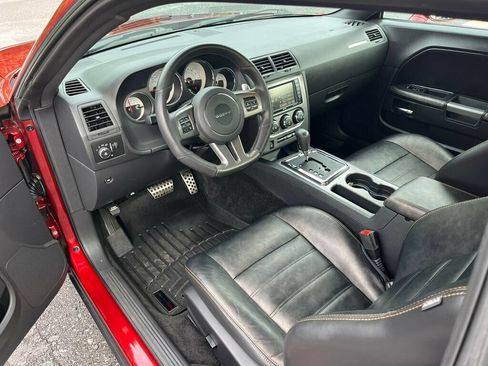 Used 2014 Dodge Challenger R/T RWD image 23