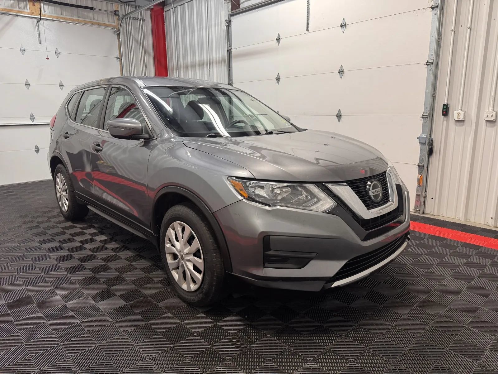 Used 2020 Nissan Rogue S FWD image 5