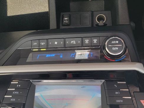 Used 2016 Toyota Corolla LE FWD image 26