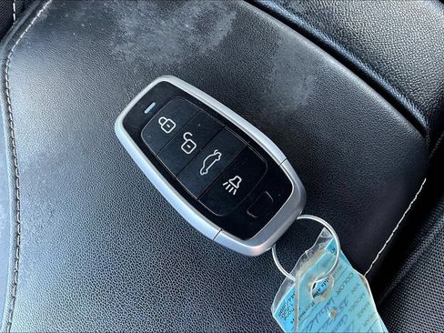 Used 2019 Chevrolet Camaro LT w/ RS Package RWD image 10