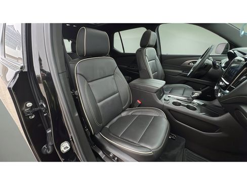 Certified 2023 Chevrolet Traverse Premier w/ Redline Edition image 32