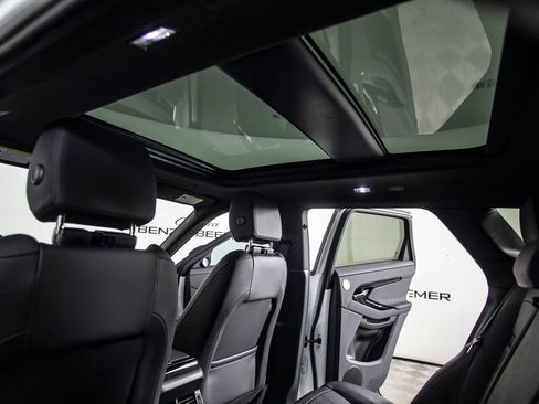 Used 2025 Land Rover Range Rover Evoque Dynamic SE AWD/4WD image 28