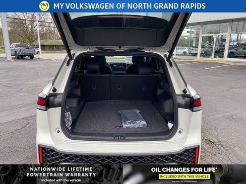 New 2026 Volkswagen Tiguan SE R-Line image 22